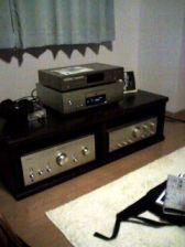 下段・左がPMA-2000AE、上段の下にあるのがDCD-1650AEです。